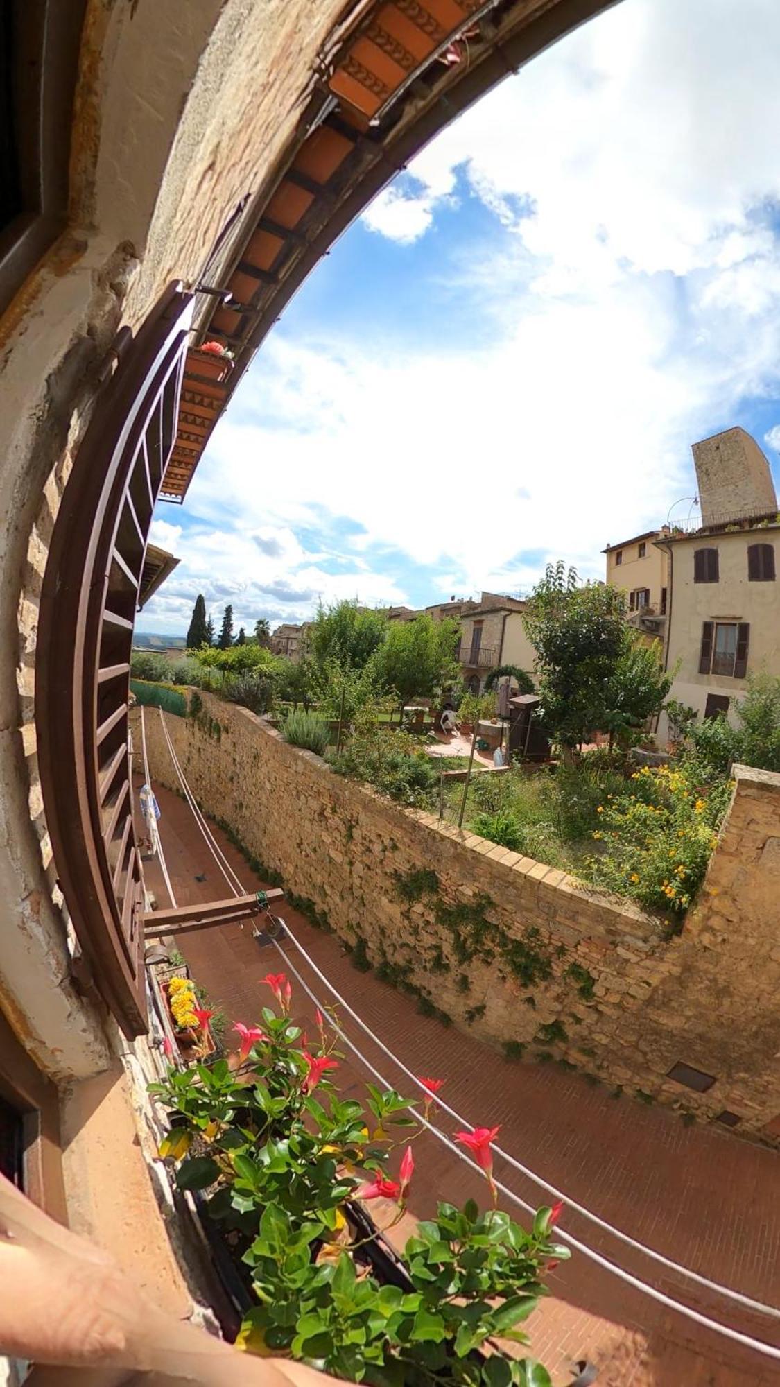 Casa Nel Centro Storico Leilighet San Gimignano Eksteriør bilde